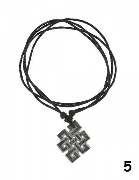 COLLANA CORDONCINO NERO CON PENDENTE IN PIETRA DUR