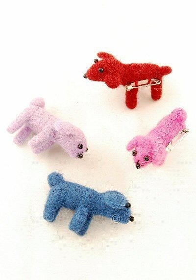 PINS BROOCH MADE OF WOOL FELT, MOTIVE SMALL DOG. - com Etnika Slog d.o.o. PINS BROOCH MADE OF WOOL FELT, MOTIVE SMALL DOG. - com Etnika Slog d.o.o.