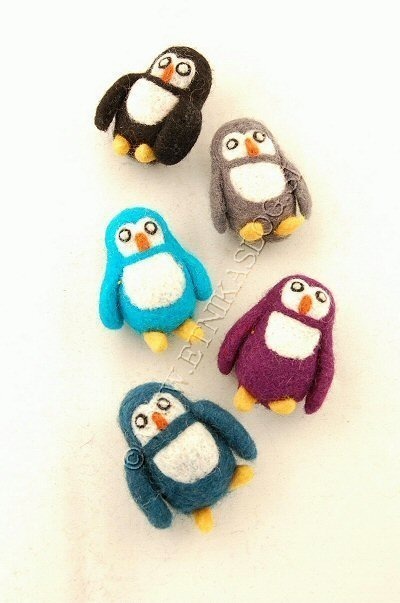PINS BROOCH MADE OF WOOL FELT, MOTIVE PENGUIN.br - com Etnika Slog d.o.o. PINS BROOCH MADE OF WOOL FELT, MOTIVE PENGUIN.br - com Etnika Slog d.o.o.