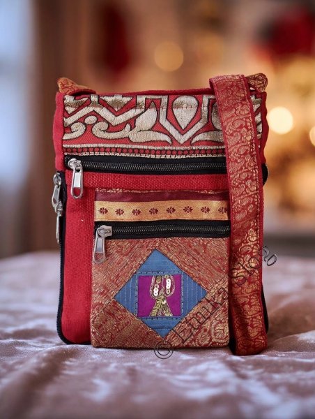 SMALL SHOLDER BAGS SMALL AND FLAT BAG MADE OF SARI COTTON FABRIC, THR - com Etnika Slog d.o.o.